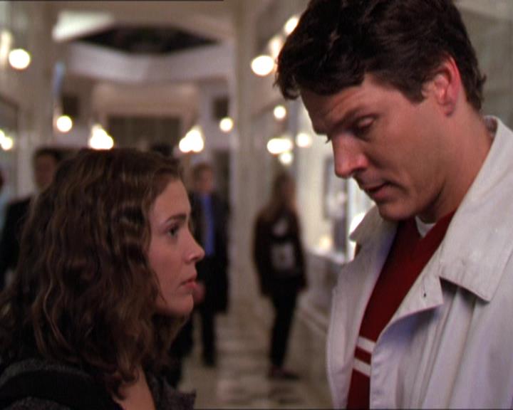 Charmed-Online-dot-210HeartbreakCity1898.jpg