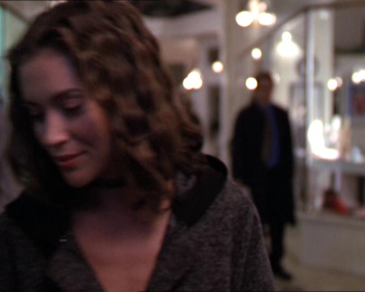 Charmed-Online-dot-210HeartbreakCity1903.jpg