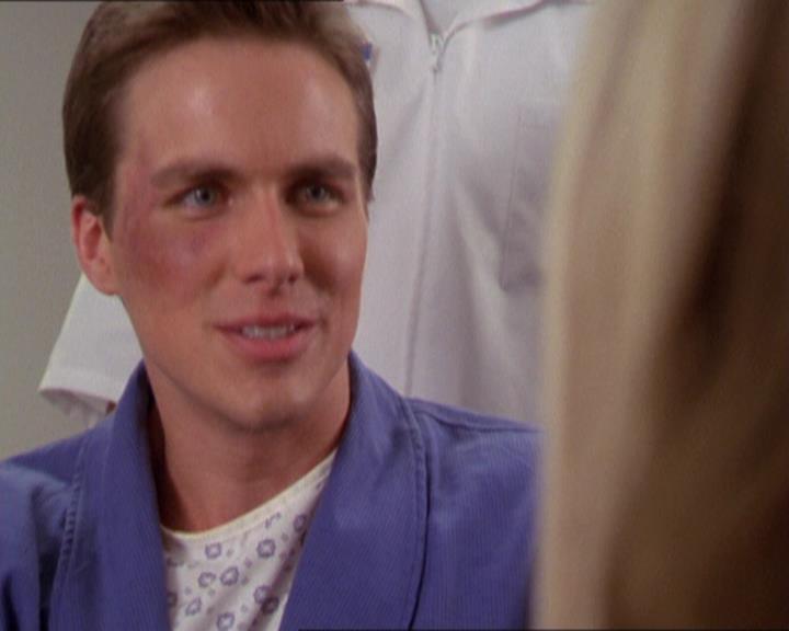 Charmed-Online-dot-210HeartbreakCity1934.jpg