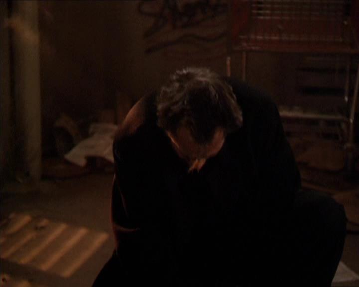Charmed-Online-dot-210HeartbreakCity1939.jpg