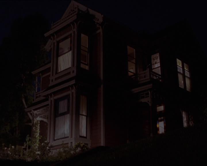 Charmed-Online-dot-210HeartbreakCity1953.jpg
