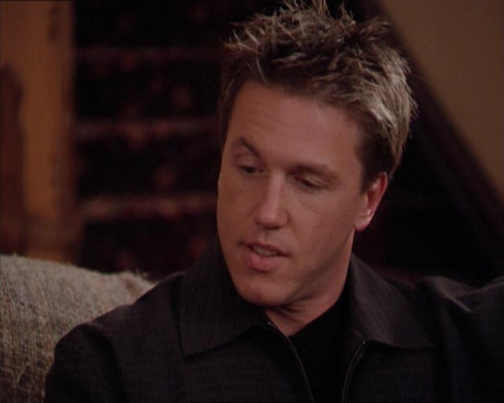 Charmed-Online-dot-210HeartbreakCity2055.jpg