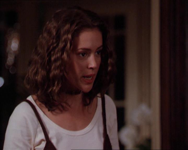 Charmed-Online-dot-210HeartbreakCity2078.jpg
