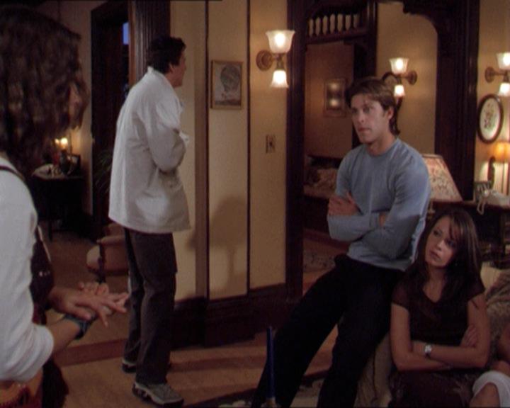 Charmed-Online-dot-210HeartbreakCity2108.jpg