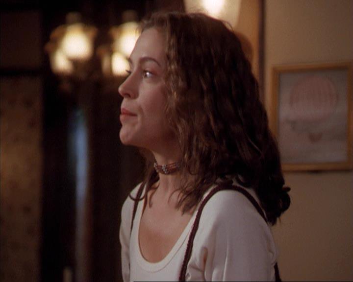 Charmed-Online-dot-210HeartbreakCity2123.jpg