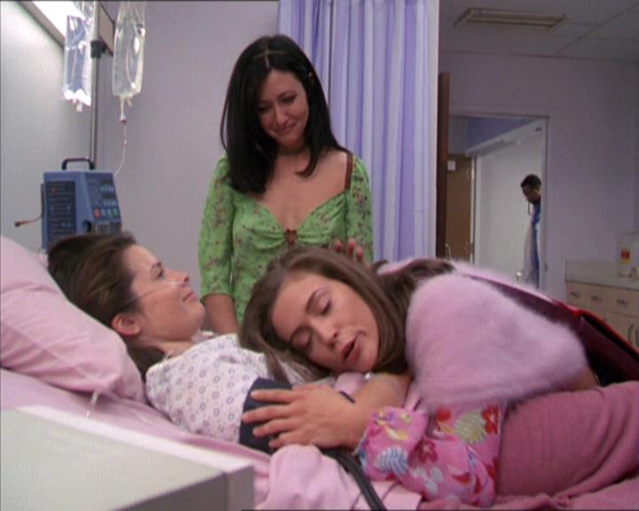 Charmed-Online-dot-212Awakened0638.jpg Charmed-Online-dot-212Awakened0638.jpg