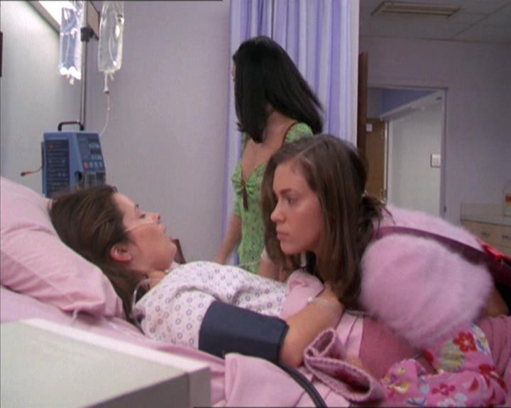 Charmed-Online-dot-212Awakened0654.jpg Charmed-Online-dot-212Awakened0654.jpg