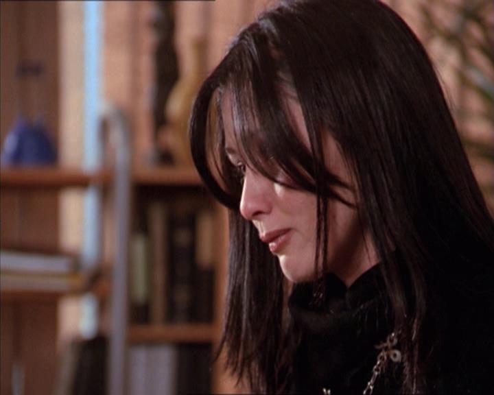 Charmed-Online-dot-212Awakened0699.jpg Charmed-Online-dot-212Awakened0699.jpg