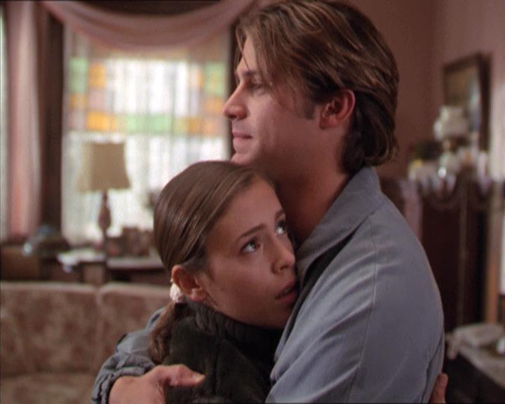 Charmed-Online-dot-212Awakened0756.jpg Charmed-Online-dot-212Awakened0756.jpg