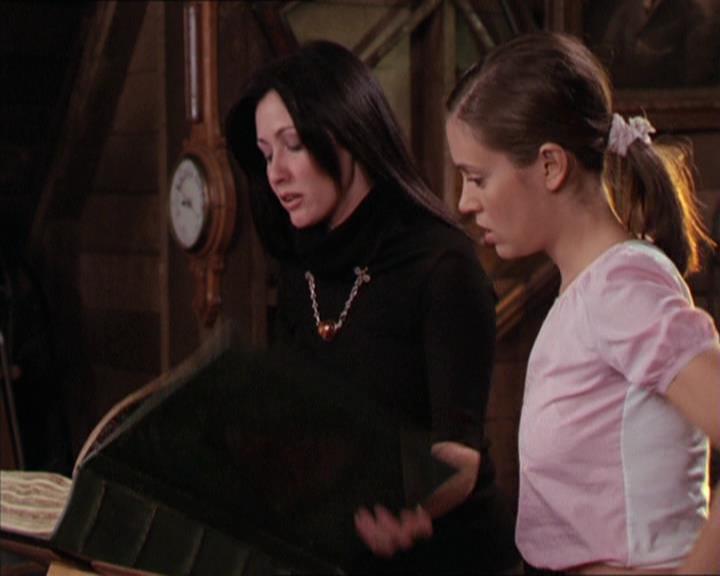 Charmed-Online-dot-212Awakened0844.jpg