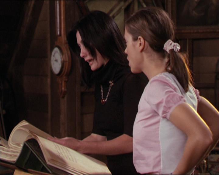 Charmed-Online-dot-212Awakened0847.jpg Charmed-Online-dot-212Awakened0847.jpg