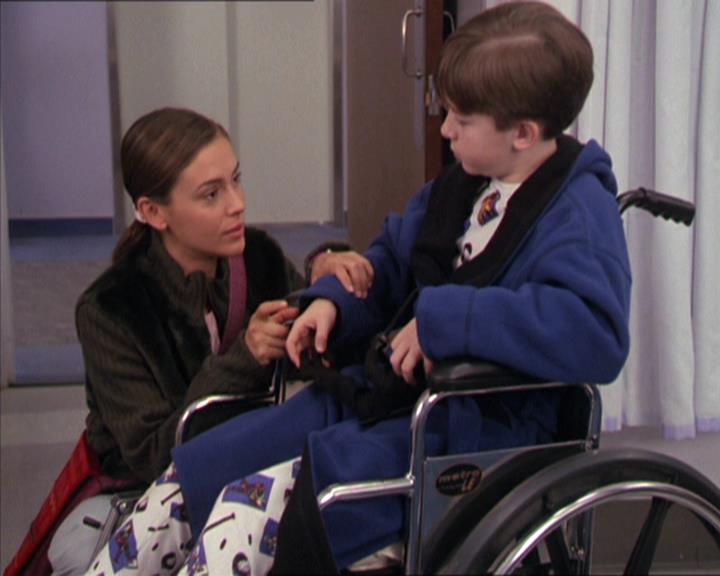 Charmed-Online-dot-212Awakened0994.jpg Charmed-Online-dot-212Awakened0994.jpg