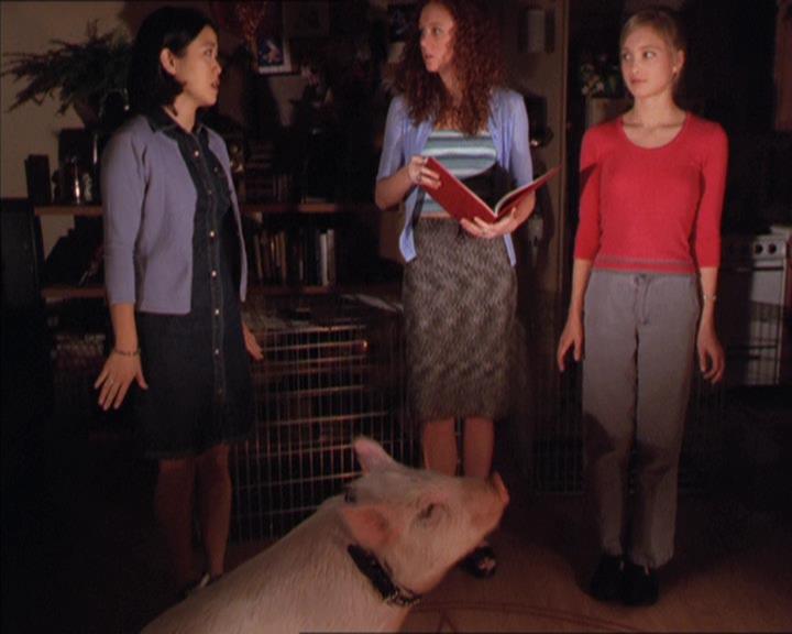 Charmed-Online-dot-213AnimalPragmatism0126.jpg