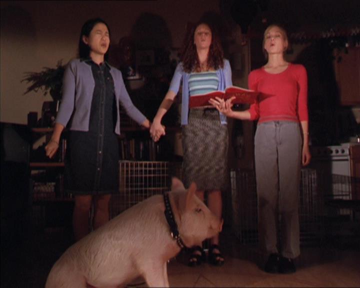 Charmed-Online-dot-213AnimalPragmatism0155.jpg