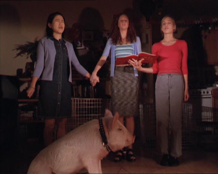 Charmed-Online-dot-213AnimalPragmatism0156.jpg