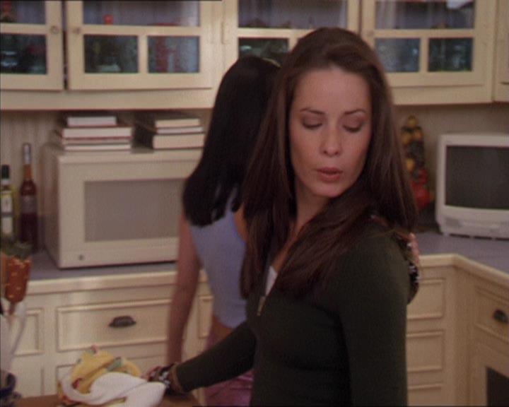 Charmed-Online-dot-213AnimalPragmatism0316.jpg