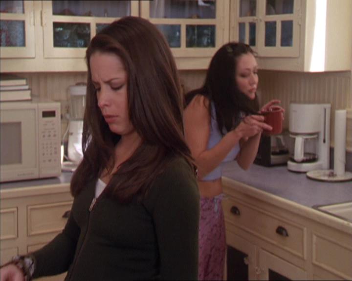 Charmed-Online-dot-213AnimalPragmatism0319.jpg