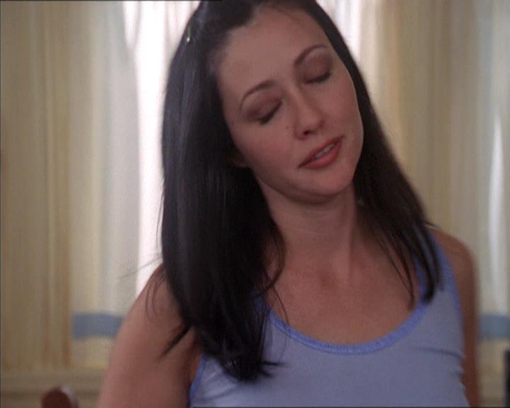 Charmed-Online-dot-213AnimalPragmatism0326.jpg