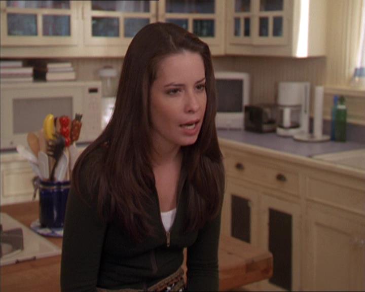 Charmed-Online-dot-213AnimalPragmatism0337.jpg