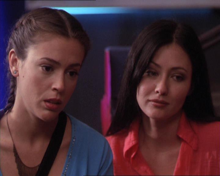 Charmed-Online-dot-213AnimalPragmatism0873.jpg