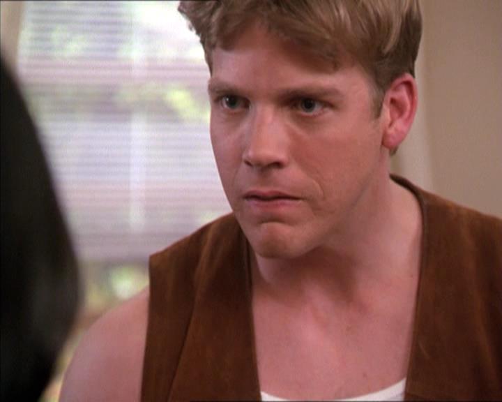 Charmed-Online-dot-213AnimalPragmatism0916.jpg
