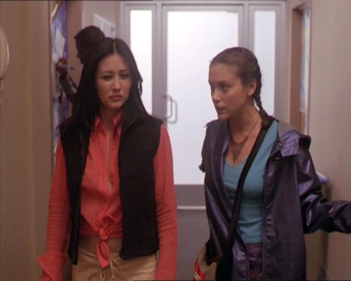 Charmed-Online-dot-213AnimalPragmatism1349.jpg