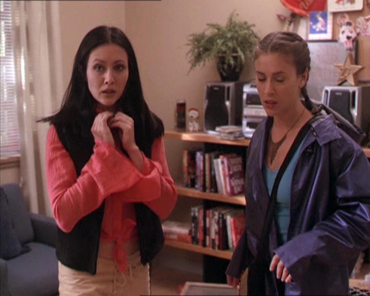 Charmed-Online-dot-213AnimalPragmatism1417.jpg