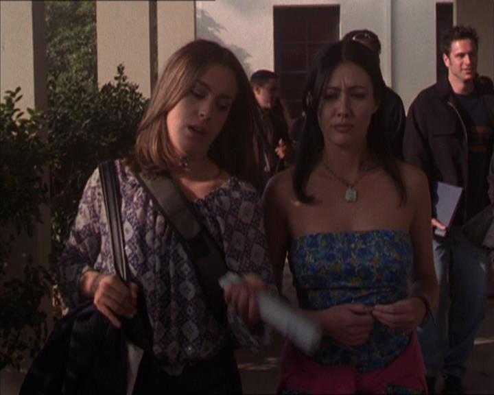 Charmed-Online-dot-214PardonMtPast0404.jpg