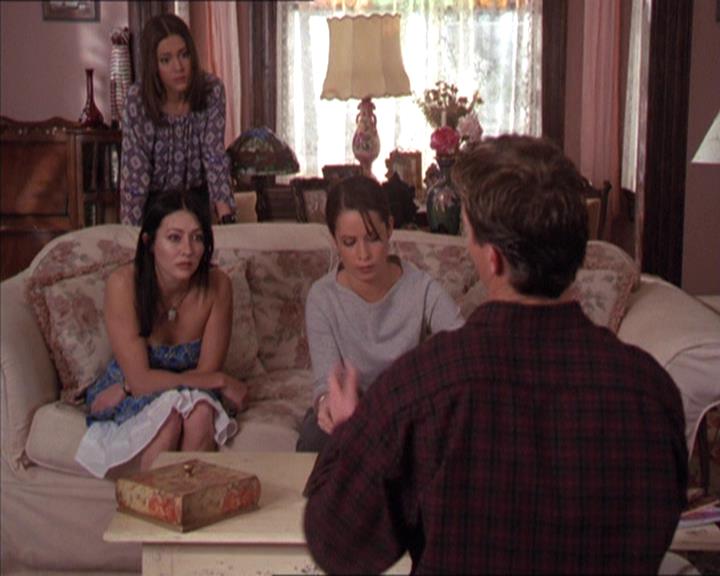 Charmed-Online-dot-214PardonMtPast0622.jpg Charmed-Online-dot-214PardonMtPast0622.jpg