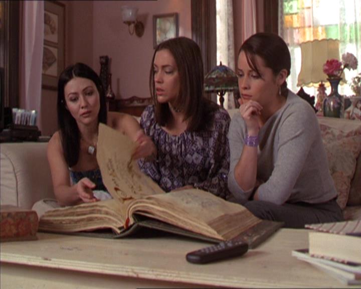Charmed-Online-dot-214PardonMtPast0650.jpg Charmed-Online-dot-214PardonMtPast0650.jpg
