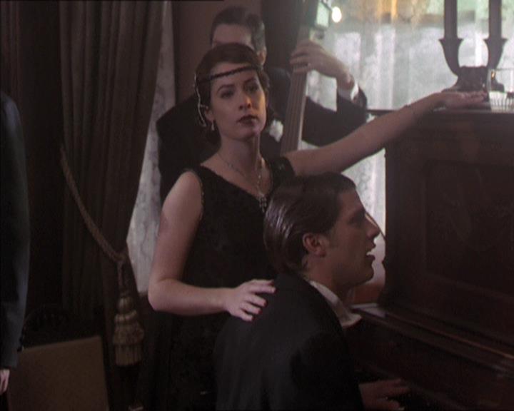 Charmed-Online-dot-214PardonMtPast0830.jpg Charmed-Online-dot-214PardonMtPast0830.jpg