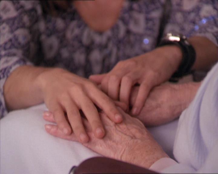 Charmed-Online-dot-214PardonMtPast1217.jpg Charmed-Online-dot-214PardonMtPast1217.jpg