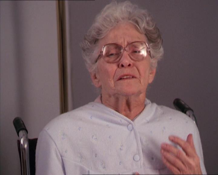 Charmed-Online-dot-214PardonMtPast1262.jpg Charmed-Online-dot-214PardonMtPast1262.jpg