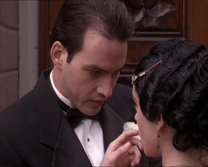 Charmed-Online-dot-214PardonMtPast1373.jpg Charmed-Online-dot-214PardonMtPast1373.jpg