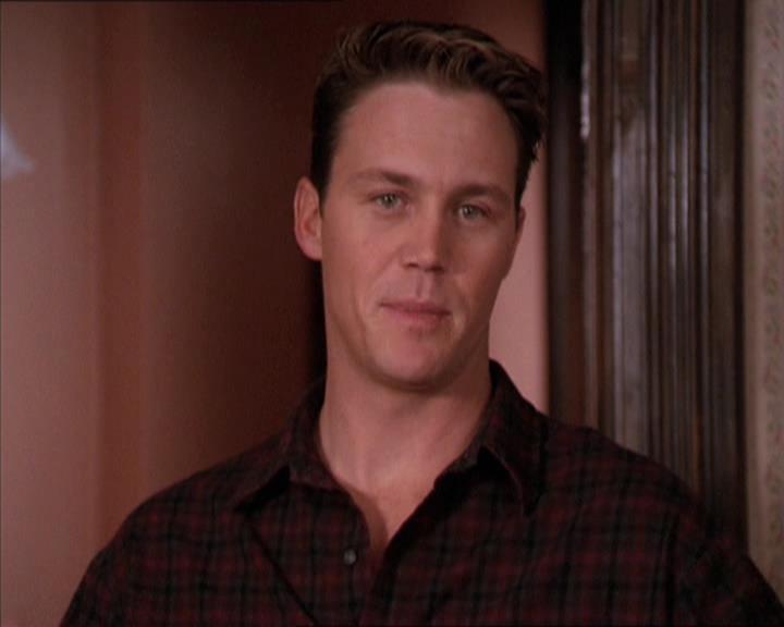 Charmed-Online-dot-214PardonMtPast1623.jpg Charmed-Online-dot-214PardonMtPast1623.jpg