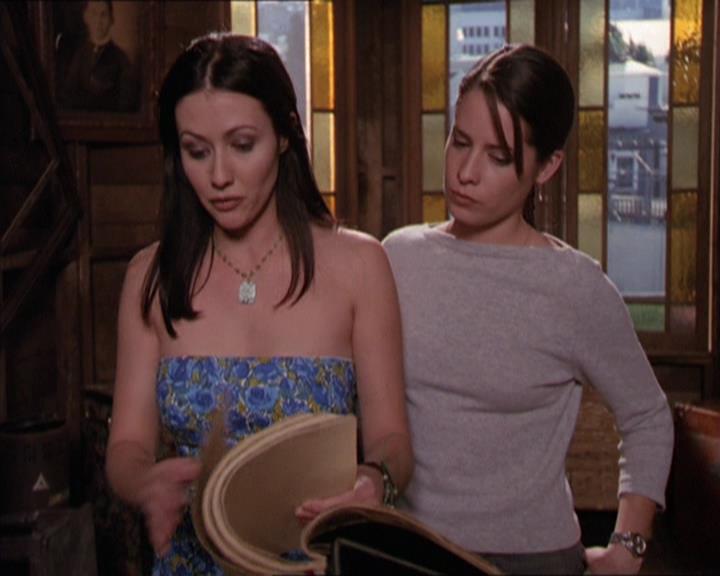 Charmed-Online-dot-214PardonMtPast1730.jpg Charmed-Online-dot-214PardonMtPast1730.jpg
