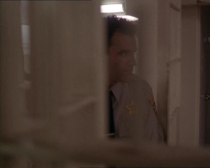 Charmed-Online-dot-215GiveMeASign0002.jpg
