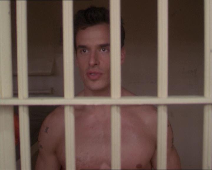 Charmed-Online-dot-215GiveMeASign0019.jpg
