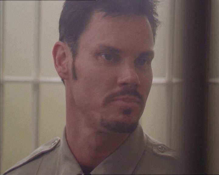 Charmed-Online-dot-215GiveMeASign0024.jpg