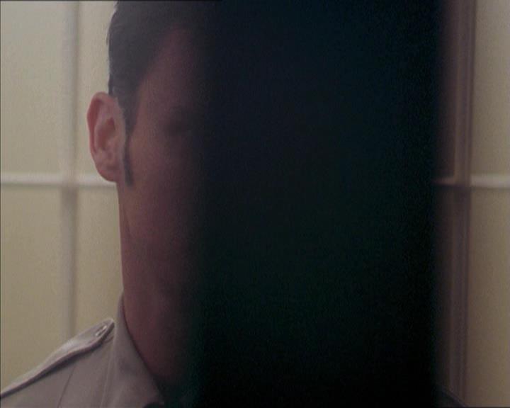 Charmed-Online-dot-215GiveMeASign0027.jpg