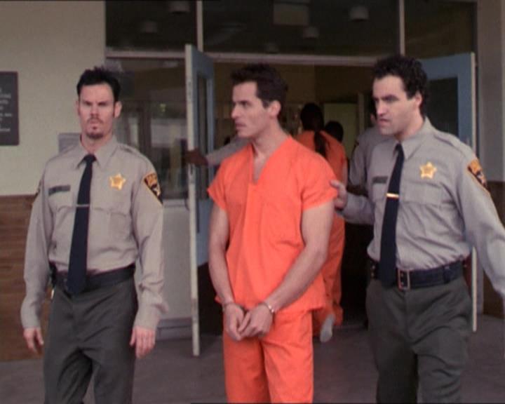 Charmed-Online-dot-215GiveMeASign0042.jpg