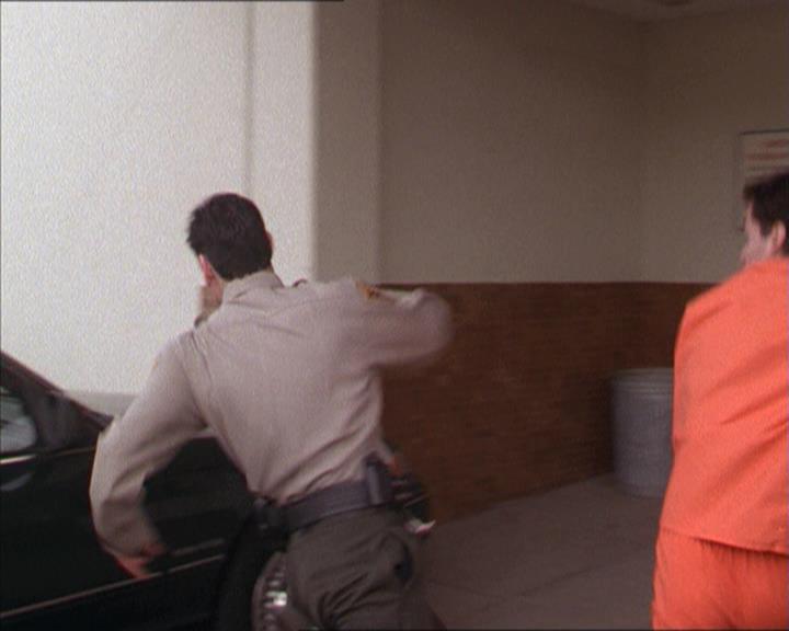 Charmed-Online-dot-215GiveMeASign0052.jpg