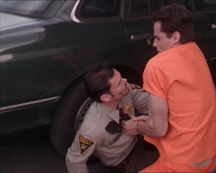 Charmed-Online-dot-215GiveMeASign0057.jpg