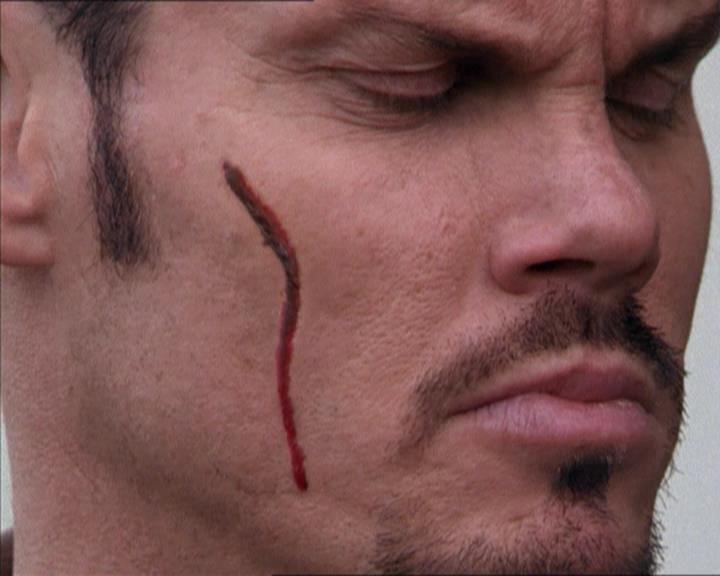 Charmed-Online-dot-215GiveMeASign0064.jpg