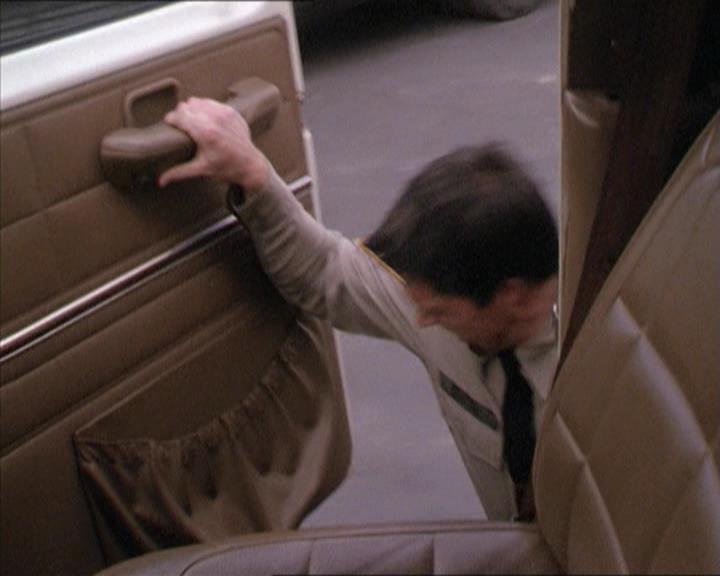 Charmed-Online-dot-215GiveMeASign0073.jpg