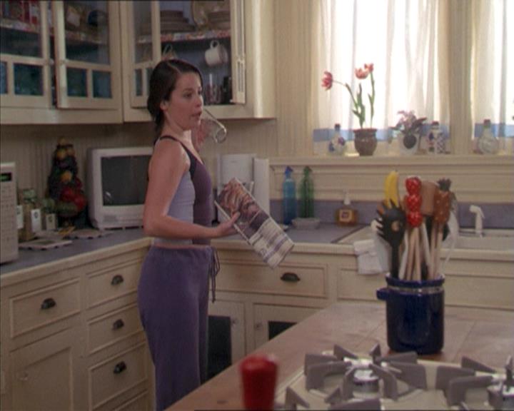 Charmed-Online-dot-215GiveMeASign0102.jpg