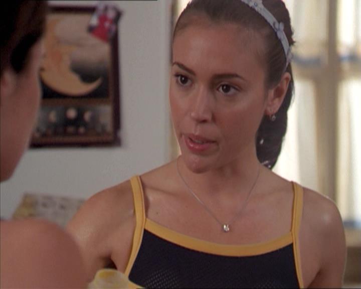 Charmed-Online-dot-215GiveMeASign0110.jpg