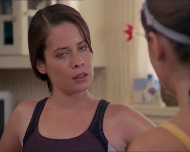 Charmed-Online-dot-215GiveMeASign0126.jpg