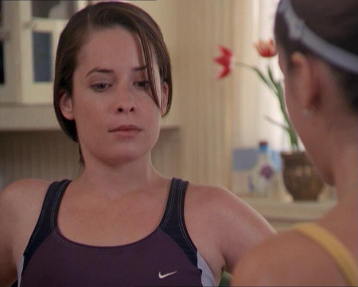 Charmed-Online-dot-215GiveMeASign0147.jpg