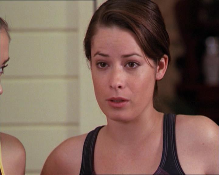 Charmed-Online-dot-215GiveMeASign0225.jpg
